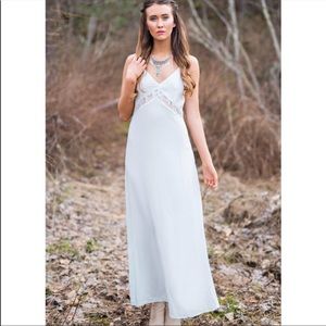 Honey Punch Long Maxi Lace Dress Size Medium NWT